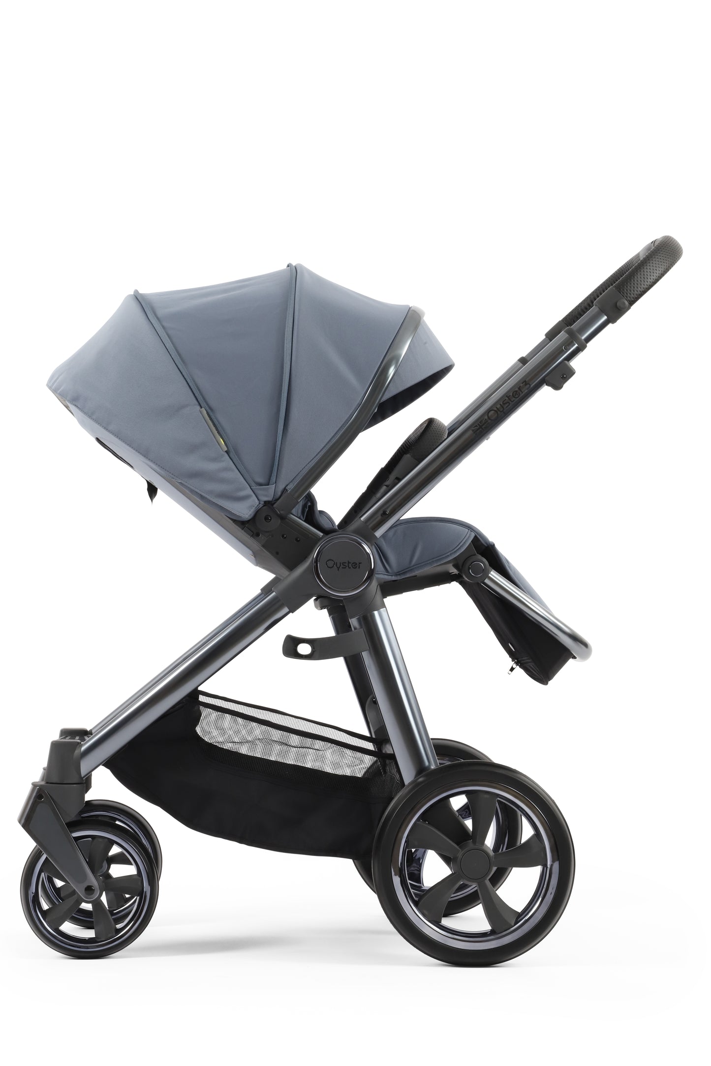 Oyster 3 Luxury 7 Piece Cybex Cloud T Travel System | Dream Blue (Gun Metal Chassis)