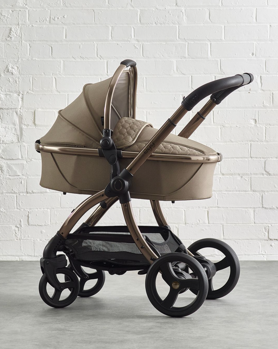 Egg top pram 2019