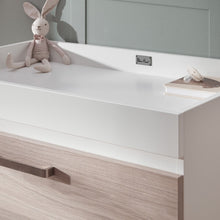 Load image into Gallery viewer, Silver Cross Finchley Oak Dresser / Changer Top Detail in Lifestyle Shot
