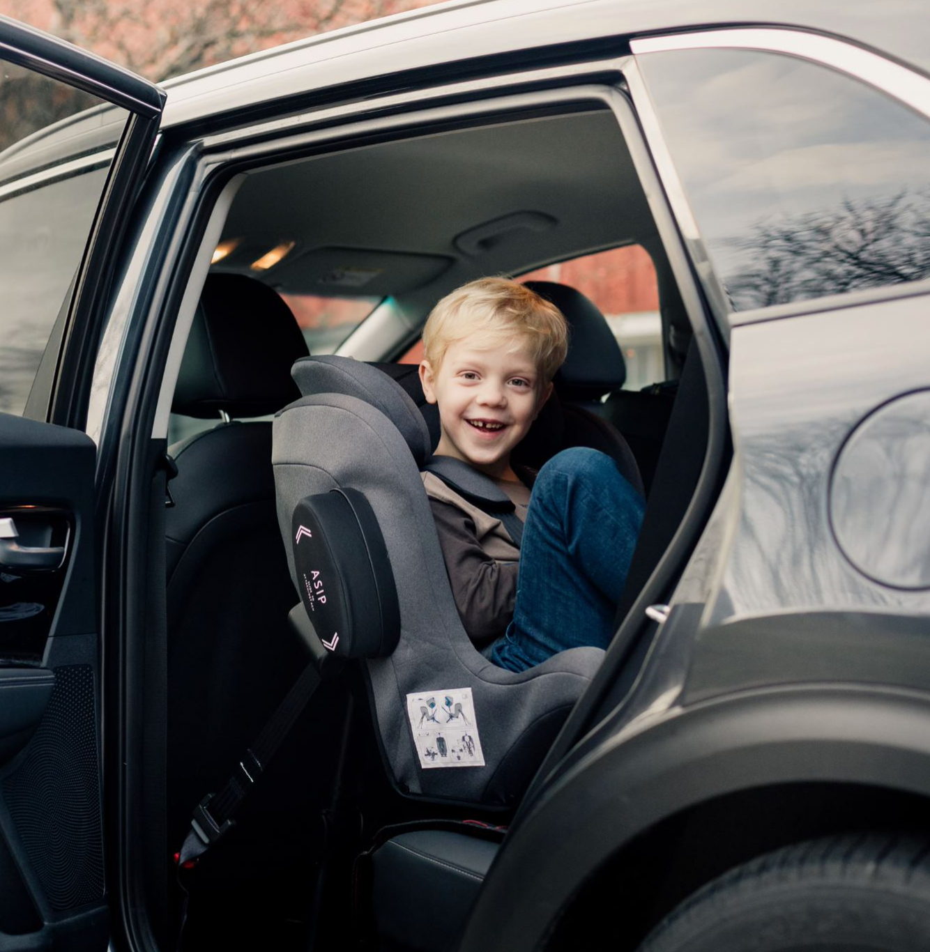 Axkid Minikid 2 (2022 / 2023) Rearfacing Car Seat - Granite Grey