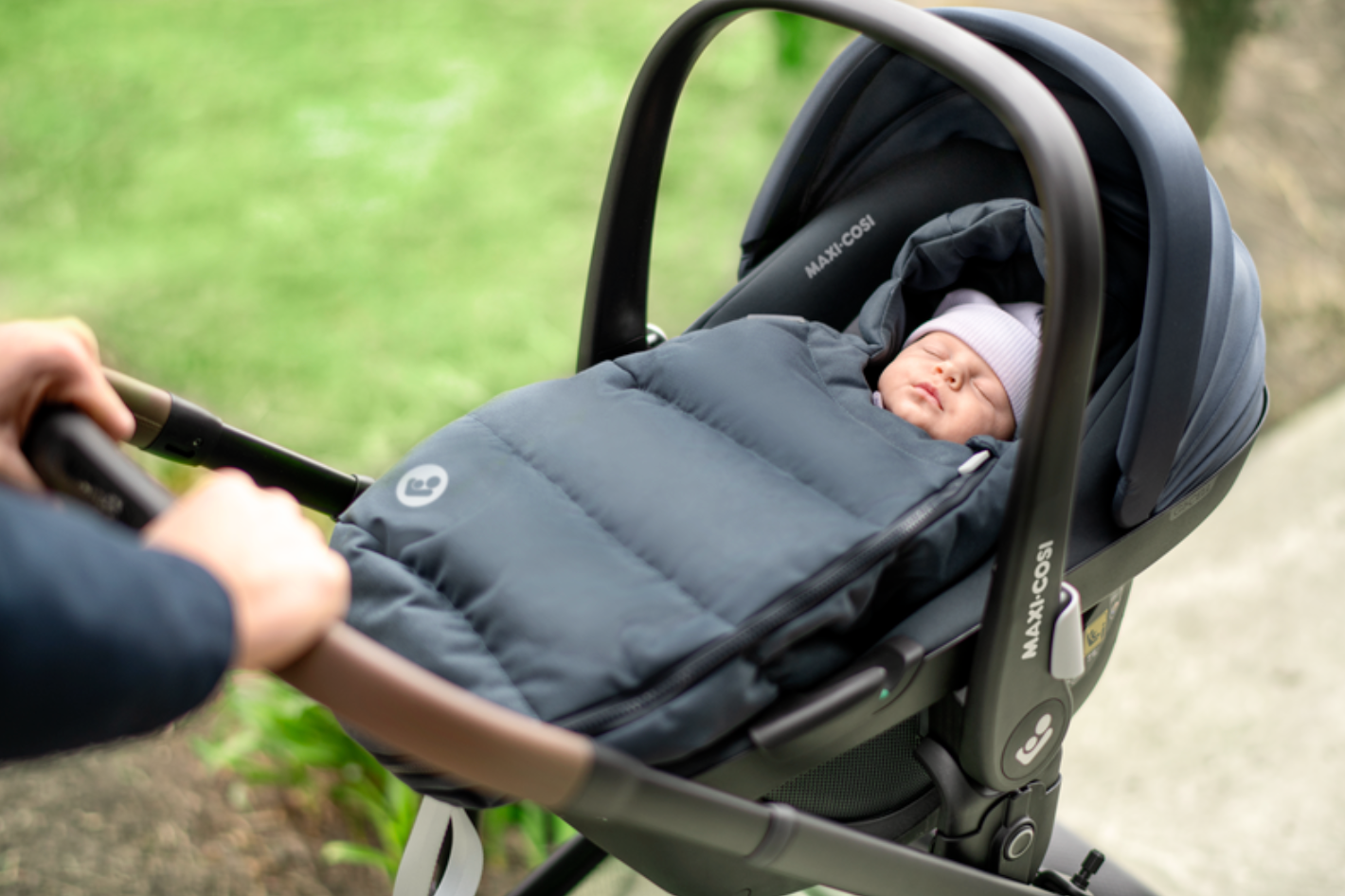 Maxi cosi cabriofix sales footmuff