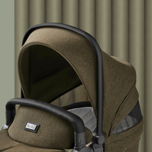 Load image into Gallery viewer, Silver Cross Wave 2022 Carrycot - Cedar
